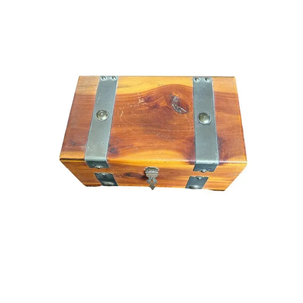 Vintage G. Merz & Son Chicago Wooden Box Treasure Box Full Of Seashells Jewelry